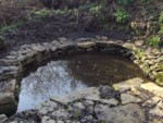 Fontaine Pen ar pont|Le lavoir alimenté par la fontaine